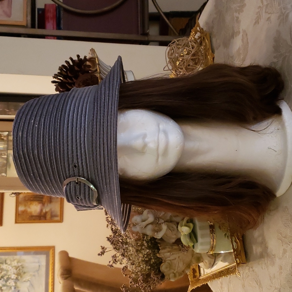 Light Grey Felt and mesh hat